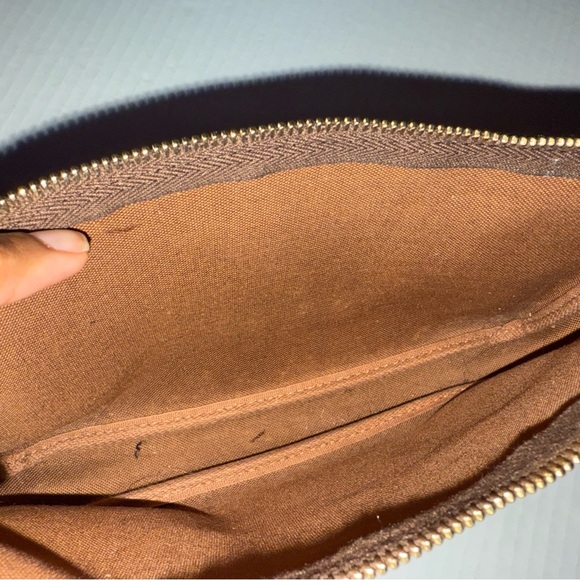 Louis Vuitton Monogram Pochette - Picture 3 of 6